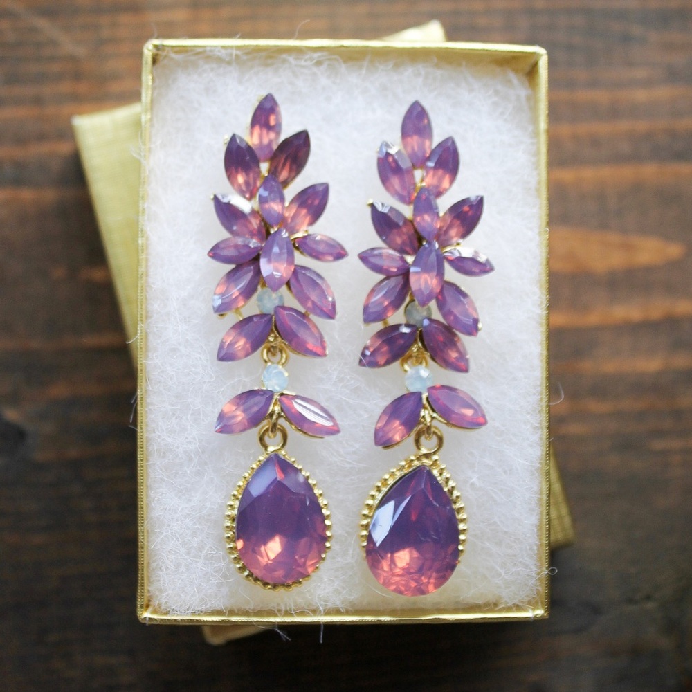 BRAND NEW Amethyst Purple Opal Dangle Earrings 💜